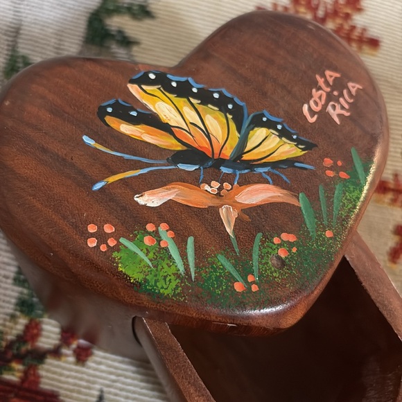 Costa Rica Wooden Heart Box with Butterfly Design - Picture 3 of 4